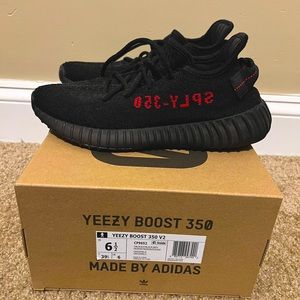 Black Yeezy boost 350v2. Worn 3 times.
